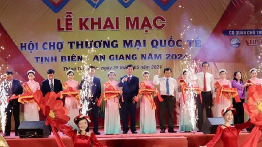 Tinh Bien – An Giang international trade fair opens